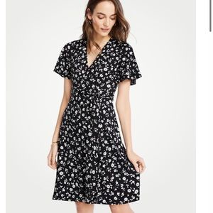 NWT Ann Taylor 4 Floral Flutter Sleeve Wrap Dress